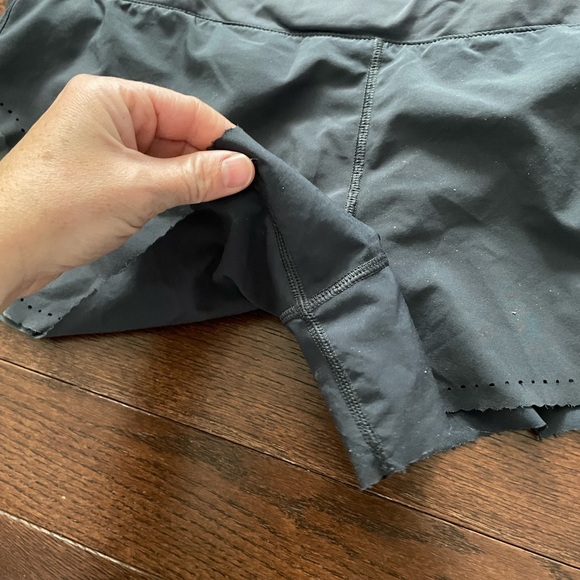 lululemon athletica Women's Smooth Stride Shorts - Gray - Picture 6 of 9